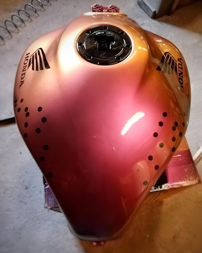 Chameleon Červená (červeno-zlatá) 400 ml sprej, PMcolours