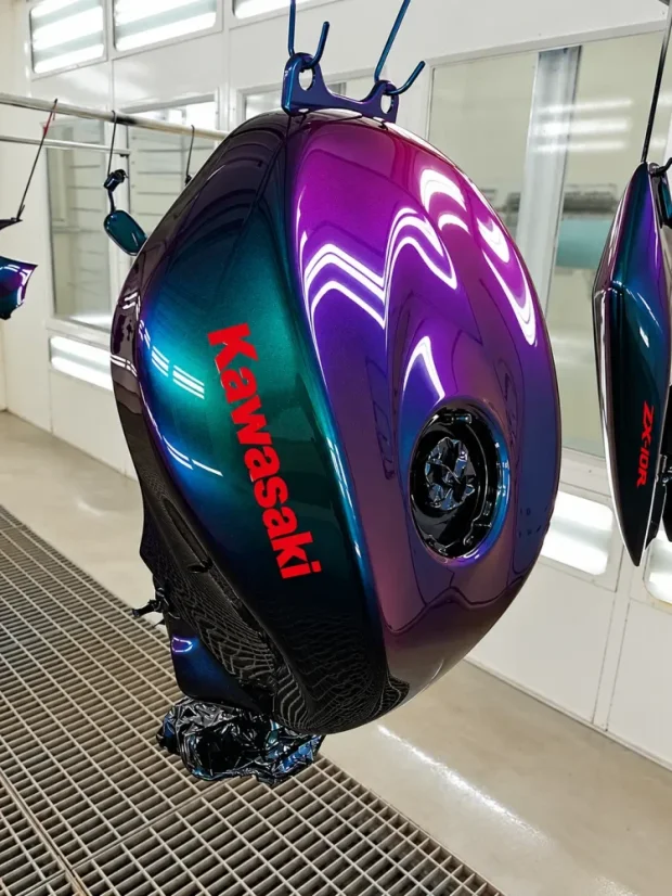 Kawasaki nádrž v barvě Chameleon / Flip-Flop NEPTUNE